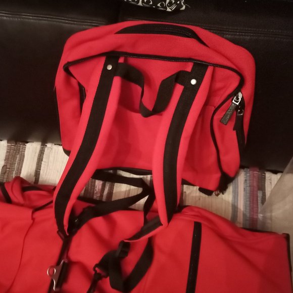 Marlboro  Duffel Bag with attached backpack - Picture 7 of 7